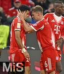 29.11.2025, Fussball Bundesliga 2025/2026, 12.Spieltag, FC Bayern Mnchen - FC St. Pauli, in der Allianz-Arena Mnchen,  
v.l. Luis Diaz (FC Bayern Mnchen) und Joshua Kimmich (FC Bayern Mnchen) jubeln

