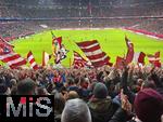 29.11.2025, Fussball Bundesliga 2025/2026, 12.Spieltag, FC Bayern M�nchen - FC St. Pauli, in der Allianz-Arena M�nchen, Blick aus der Bayern-Kurve aufs Spielfeld. Bayernfans feiern ihre Mannschaft.