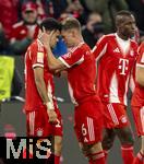 29.11.2025, Fussball Bundesliga 2025/2026, 12.Spieltag, FC Bayern M�nchen - FC St. Pauli, in der Allianz-Arena M�nchen, Torjubel von links:  Luis Diaz (FC Bayern M�nchen) und Joshua Kimmich (FC Bayern M�nchen), Nicolas Jackson (FC Bayern M�nchen), 