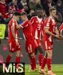 29.11.2025, Fussball Bundesliga 2025/2026, 12.Spieltag, FC Bayern M�nchen - FC St. Pauli, in der Allianz-Arena M�nchen, Torjubel von links:  Luis Diaz (FC Bayern M�nchen) und Joshua Kimmich (FC Bayern M�nchen), Nicolas Jackson (FC Bayern M�nchen), 