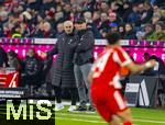 29.11.2025, Fussball Bundesliga 2025/2026, 12.Spieltag, FC Bayern M�nchen - FC St. Pauli, in der Allianz-Arena M�nchen, v.li: Co-Trainer Peter Nemeth mit Trainer Alexander Blessin (FC St. Pauli) ratlos an der Seitenlinie.