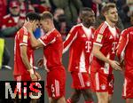 29.11.2025, Fussball Bundesliga 2025/2026, 12.Spieltag, FC Bayern M�nchen - FC St. Pauli, in der Allianz-Arena M�nchen, Torjubel von links:  Luis Diaz (FC Bayern M�nchen) und Joshua Kimmich (FC Bayern M�nchen), Nicolas Jackson (FC Bayern M�nchen), Josip Stanisic (Bayern M�nchen) 