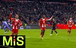 29.11.2025, Fussball Bundesliga 2025/2026, 12.Spieltag, FC Bayern M�nchen - FC St. Pauli, in der Allianz-Arena M�nchen, Torjubel, Serge Gnabry (FC Bayern M�nchen), Nicolas Jackson (FC Bayern M�nchen) 