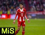 29.11.2025, Fussball Bundesliga 2025/2026, 12.Spieltag, FC Bayern M�nchen - FC St. Pauli, in der Allianz-Arena M�nchen, Aleksandar Pavlovic (Bayern M�nchen) nachdenklich und unzufrieden