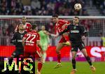 29.11.2025, Fussball Bundesliga 2025/2026, 12.Spieltag, FC Bayern M�nchen - FC St. Pauli, in der Allianz-Arena M�nchen, Raphael Guerreiro (FC Bayern M�nchen), Aleksandar Pavlovic (Bayern M�nchen) , James Sands (FC St. Pauli) 