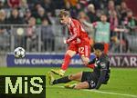 09.12.2025,  Fussball UEFA Championsleague 2025/2026: Vorrunde 6.Spieltag, FC Bayern Mnchen - Sporting Lissabon, in der Allianz-Arena Mnchen. Lennart Karl (FC Bayern Mnchen) am Ball.
  

