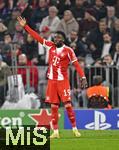 09.12.2025,  Fussball UEFA Championsleague 2025/2026: Vorrunde 6.Spieltag, FC Bayern Mnchen - Sporting Lissabon, in der Allianz-Arena Mnchen. Alphonso Davies (FC Bayern Mnchen) meldet sich wieder zurck.
  

