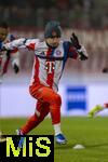 21.12.2025, Fussball Bundesliga 2025/2026, 15.Spieltag, 1.FC Heidenheim - FC Bayern M�nchen, in der Voith-Arena Heidenheim. Lennart Karl (FC Bayern M�nchen) beim Aufw�rmen.