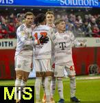 21.12.2025, Fussball Bundesliga 2025/2026, 15.Spieltag, 1.FC Heidenheim - FC Bayern M�nchen, in der Voith-Arena Heidenheim. Torjubel Michael Olise (FC Bayern M�nchen), Leon Goretzka (FC Bayern M�nchen), Lennart Karl (FC Bayern M�nchen) und Josip Stanisic (Bayern M�nchen) 