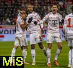 21.12.2025, Fussball Bundesliga 2025/2026, 15.Spieltag, 1.FC Heidenheim - FC Bayern M�nchen, in der Voith-Arena Heidenheim. Torjubel, Luis Diaz (FC Bayern M�nchen), Jonathan Tah (FC Bayern M�nchen), Leon Goretzka (FC Bayern M�nchen) 