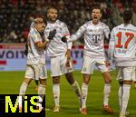 21.12.2025, Fussball Bundesliga 2025/2026, 15.Spieltag, 1.FC Heidenheim - FC Bayern M�nchen, in der Voith-Arena Heidenheim. Torjubel, Luis Diaz (FC Bayern M�nchen), Jonathan Tah (FC Bayern M�nchen), Leon Goretzka (FC Bayern M�nchen) 