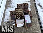 03.01..2026, Bad W�rishofen, Unterallg�u. Neben einer �ffentlichen Stra�e liegen nach Neujahr noch die Reste der abgebrannten Feuerwerksk�rper, der M�ll wurde noch nicht entsorgt.