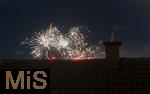 01.01..2026, Bad W�rishofen, Unterallg�u. Silvesterfeuerwerk �ber den D�chern der Stadt.