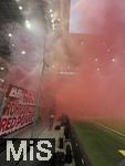 06.01.2026, Fussball 1. Bundesliga 2025/2026, Testspiel: RB Salzburg - FC Bayern M�nchen, in der Red Bull Arena Salzburg. Die Bayern Fans haben Rauchbomben gez�ndet