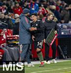 06.01.2026, Fussball 1. Bundesliga 2025/2026, Testspiel: RB Salzburg - FC Bayern M�nchen, in der Red Bull Arena Salzburg (�sterreich), Trainer Vincent Kompany (FC Bayern M�nchen) wechselt Deniz Ofli (FC Bayern M�nchen) aus.