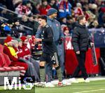 06.01.2026, Fussball 1. Bundesliga 2025/2026, Testspiel: RB Salzburg - FC Bayern M�nchen, in der Red Bull Arena Salzburg (�sterreich), Trainer Vincent Kompany (FC Bayern M�nchen) wechselt Deniz Ofli (FC Bayern M�nchen) aus.