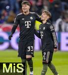 06.01.2026, Fussball 1. Bundesliga 2025/2026, Testspiel: RB Salzburg - FC Bayern M�nchen, in der Red Bull Arena Salzburg (�sterreich), v.li: Javi Fernandez und Lennart Karl (FC Bayern M�nchen) Torjubel 