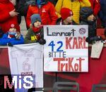 06.01.2026, Fussball 1. Bundesliga 2025/2026, Testspiel: RB Salzburg - FC Bayern M�nchen, in der Red Bull Arena Salzburg (�sterreich),  Junge Bayernfans m�chtehn Trikotsa von Joshua Kimmich (FC Bayern M�nchen), und Lennart Karl (FC Bayern M�nchen) 