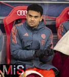 06.01.2026, Fussball 1. Bundesliga 2025/2026, Testspiel: RB Salzburg - FC Bayern M�nchen, in der Red Bull Arena Salzburg (�sterreich), Luis Diaz (FC Bayern M�nchen) auf der Bank.