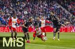 06.01.2026, Fussball 1. Bundesliga 2025/2026, Testspiel: RB Salzburg - FC Bayern M�nchen, in der Red Bull Arena Salzburg (�sterreich), v.li: Joane Gadou, Harry Kane (FC Bayern M�nchen), Jannik Schuster (Salzburg), Hiroki Ito (FC Bayern M�nchen), Raphael Guerreiro (FC Bayern M�nchen) 