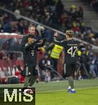 06.01.2026, Fussball 1. Bundesliga 2025/2026, Testspiel: RB Salzburg - FC Bayern M�nchen, in der Red Bull Arena Salzburg (�sterreich), Einwechslung von Maycon Cardozo (li, Bayern M�nchen) f�r Lennart Karl (FC Bayern M�nchen) 