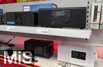 10.01.2026, Moderne DAB-Kofferradios im Verkaufsregal eines Supermarktes in Bayern 
