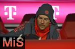 11.01.2026, Fussball Bundesliga 2025/2026, 16.Spieltag, FC Bayern M�nchen - VfL Wolfsburg, in der Allianz-Arena M�nchen,  Leon Goretzka (FC Bayern M�nchen) auf der Ersatzbank


