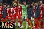 11.01.2026, Fussball Bundesliga 2025/2026, 16.Spieltag, FC Bayern M�nchen - VfL Wolfsburg, in der Allianz-Arena M�nchen,  Die Bayern Feiern den Sieg. 


