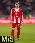 11.01.2026, Fussball Bundesliga 2025/2026, 16.Spieltag, FC Bayern M�nchen - VfL Wolfsburg, in der Allianz-Arena M�nchen, Lennart Karl (FC Bayern M�nchen) nachdenklich 