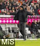 11.01.2026, Fussball Bundesliga 2025/2026, 16.Spieltag, FC Bayern M�nchen - VfL Wolfsburg, in der Allianz-Arena M�nchen, Trainer Vincent Kompany (FC Bayern M�nchen) schreit frustriert seinen �rger hinaus.