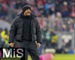 11.01.2026, Fussball Bundesliga 2025/2026, 16.Spieltag, FC Bayern M�nchen - VfL Wolfsburg, in der Allianz-Arena M�nchen, Trainer Vincent Kompany (FC Bayern M�nchen) in Rage