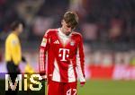 11.01.2026, Fussball Bundesliga 2025/2026, 16.Spieltag, FC Bayern M�nchen - VfL Wolfsburg, in der Allianz-Arena M�nchen, Lennart Karl (FC Bayern M�nchen) nachdenklich 