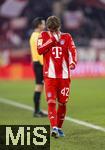 11.01.2026, Fussball Bundesliga 2025/2026, 16.Spieltag, FC Bayern M�nchen - VfL Wolfsburg, in der Allianz-Arena M�nchen, Lennart Karl (FC Bayern M�nchen) nachdenklich 