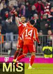 11.01.2026, Fussball Bundesliga 2025/2026, 16.Spieltag, FC Bayern M�nchen - VfL Wolfsburg, in der Allianz-Arena M�nchen, Torjubel Michael Olise (FC Bayern M�nchen) und Luis Diaz (FC Bayern M�nchen) 