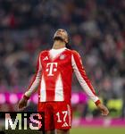 11.01.2026, Fussball Bundesliga 2025/2026, 16.Spieltag, FC Bayern M�nchen - VfL Wolfsburg, in der Allianz-Arena M�nchen, Michael Olise (FC Bayern M�nchen) unzufrieden