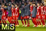 11.01.2026, Fussball Bundesliga 2025/2026, 16.Spieltag, FC Bayern M�nchen - VfL Wolfsburg, in der Allianz-Arena M�nchen, Schlussjubel, Tom Bischof (Bayern M�nchen), Aleksandar Pavlovic (Bayern M�nchen) , Felipe Chavez (Bayern M�nchen), Luis Diaz (FC Bayern M�nchen), Dayot Upamecano (FC Bayern M�nchen), Michael Olise (FC Bayern M�nchen), Jonathan Tah (FC Bayern M�nchen), David Santos Daiber (Bayern M�nchen), Raphael Guerreiro (FC Bayern M�nchen), Wisdom Mike (FC Bayern M�nchen) 