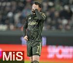 15.01.2026, Fussball 1. Bundesliga 2025/2026, 17.Spieltag, FC Augsburg - 1.FC Union Berlin, in der WWK-Arena Augsburg. Oliver Burke (Union Berlin) fasst sich an den Kopf
 

