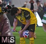 18.01.2026, Fussball, der FC Bayern M�nchen Legends-CUP, im SAP-Garden M�nchen. Mats Hummels (Dortmund) pumpt den Ball auf 