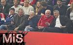 18.01.2026, Fussball, der FC Bayern M�nchen Legends-CUP, im SAP-Garden M�nchen. v.l. Susi Hoene� die Frau von Ehren-Pr�sident Uli Hoene� (FC Bayern M�nchen, Hoeness) und Ehren-Pr�sident Uli Hoene� (FC Bayern M�nchen, Hoeness) und Pr�sident Herbert Hainer (FC Bayern) 