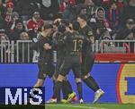 24.01.2026, Fussball Bundesliga 2025/2026, 19.Spieltag, FC Bayern M�nchen - FC Augsburg, in der Allianz-Arena M�nchen,   Torjubel nach dem 1:1 von Arthur Chaves (FC Augsburg) 


