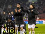 31.01.2026, Fussball 1. Bundesliga 2025/2026, 20.Spieltag, FC Augsburg - FC St. Pauli, in der WWK-Arena Augsburg. Schlussjubel bei Michael Gregoritsch (li, Augsburg) und Elvis Rexhbecaj (FC Augsburg)  