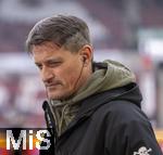 31.01.2026, Fussball 1. Bundesliga 2025/2026, 20.Spieltag, FC Augsburg - FC St. Pauli, in der WWK-Arena Augsburg. Trainer Alexander Blessin (FC St. Pauli) nachdenklich 