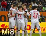31.01.2026, Fussball 1. Bundesliga 2025/2026, 20.Spieltag, FC Augsburg - FC St. Pauli, in der WWK-Arena Augsburg. Torjubel Michael Gregoritsch (Augsburg), Arthur Chaves (FC Augsburg), Robin Fellhauer (Augsburg), Mads Pedersen (FC Augsburg), Fabian Rieder (FC Augsburg).