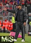 08.02.2026, Fussball Bundesliga 2025/2026, 21.Spieltag, FC Bayern M�nchen - TSG 1899 Hoffenheim, in der Allianz-Arena M�nchen,   Trainer Vincent Kompany (FC Bayern M�nchen) nachdenklich.


