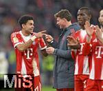 08.02.2026, Fussball Bundesliga 2025/2026, 21.Spieltag, FC Bayern M�nchen - TSG 1899 Hoffenheim, in der Allianz-Arena M�nchen,   Luis Diaz (FC Bayern M�nchen) hat sich den Ball genommen. v.l. Luis Diaz (FC Bayern M�nchen), , Torwart Jonas Urbig (FC Bayern M�nchen) und Nicolas Jackson (FC Bayern M�nchen) 

