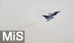 10.02.2026,  Am Himmel �ber Bad W�rishofen im Unterallg�u. Eurofighter der Luftwaffe vom TakLwG 74 in Neuburg w�hrend einer �bung. Die Luftwaffe f�hrt Flug�bungen mit dem Eurofighter Jagdflugzeug durch. Der Eurofighter Typhoon ist ein zweistrahliges Mehrzweckkampfflugzeug.  