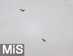 10.02.2026,  Am Himmel �ber Bad W�rishofen im Unterallg�u. Zwei Eurofighter der Luftwaffe vom TakLwG 74 in Neuburg w�hrend einer �bung. Die Luftwaffe f�hrt Flug�bungen mit dem Eurofighter Jagdflugzeug durch. Der Eurofighter Typhoon ist ein zweistrahliges Mehrzweckkampfflugzeug.  