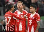 11.02.2026, Fussball DFB-Pokal 2025/2026, Viertelfinale, FC Bayern M�nchen - RB Leipzig, in der Allianz-Arena M�nchen. v.l. Michael Olise (FC Bayern M�nchen) und Luis Diaz (FC Bayern M�nchen) jubeln.


