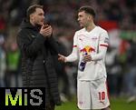 11.02.2026, Fussball DFB-Pokal 2025/2026, Viertelfinale, FC Bayern M�nchen - RB Leipzig, in der Allianz-Arena M�nchen. v.l. David Raum (RB Leipzig) und Brajan Gruda (RB Leipzig) nachdenklich.


