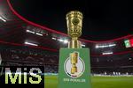 11.02.2026, Fussball DFB-Pokal 2025/2026, Viertelfinale, FC Bayern München - RB Leipzig, in der Allianz-Arena München. Der DFB-Pokal steht auf der Stele bereit am Spielfeldrand. 